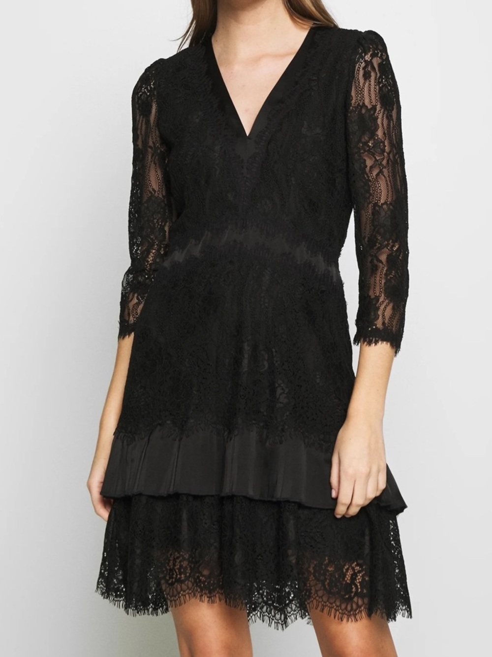 Diane Von Furstenberg Black Lace V-Neck Long Sleeve Dress